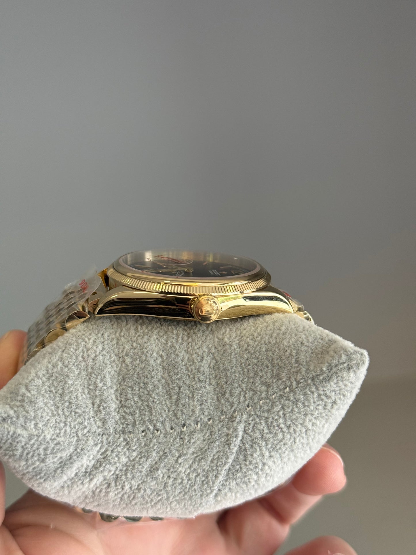 Perpetual 1908 Gold Black Dial