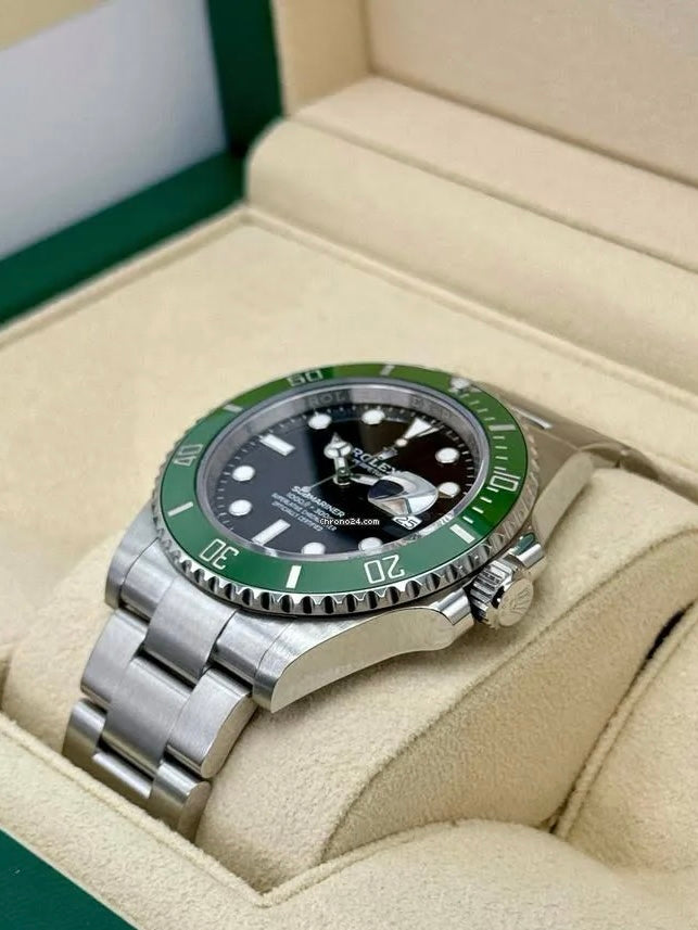 Submariner Starbucks