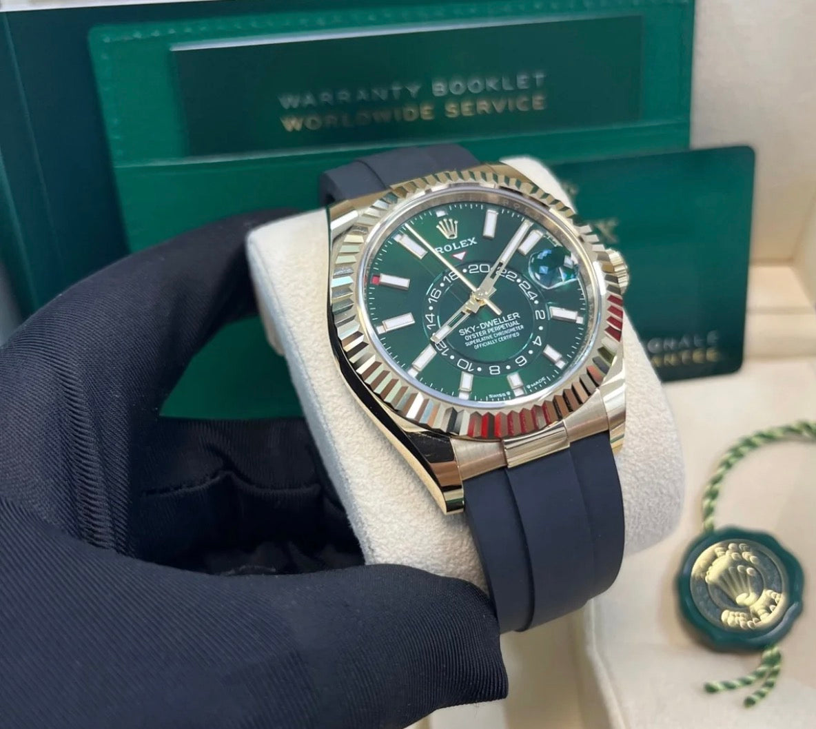 Skydweller Green Dial Oyster Flex