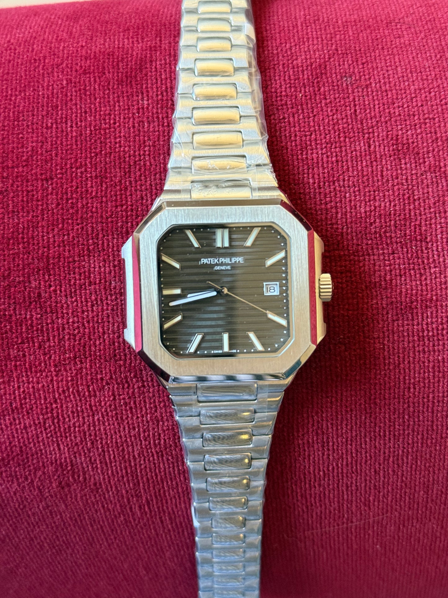 Cubitus Black Dial